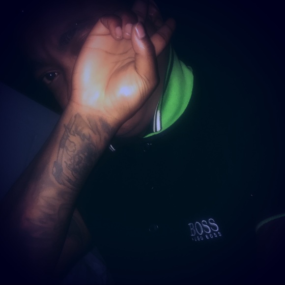 Meet your Posher, Armani - Picture 1 of 1